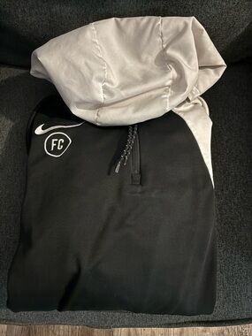 Nike men’s large Black and Gray Hoodie Bottoms